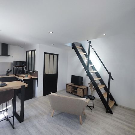 Studio Neuf Situe Au Coeur D'Un Bourg Paisible Pace  Экстерьер фото