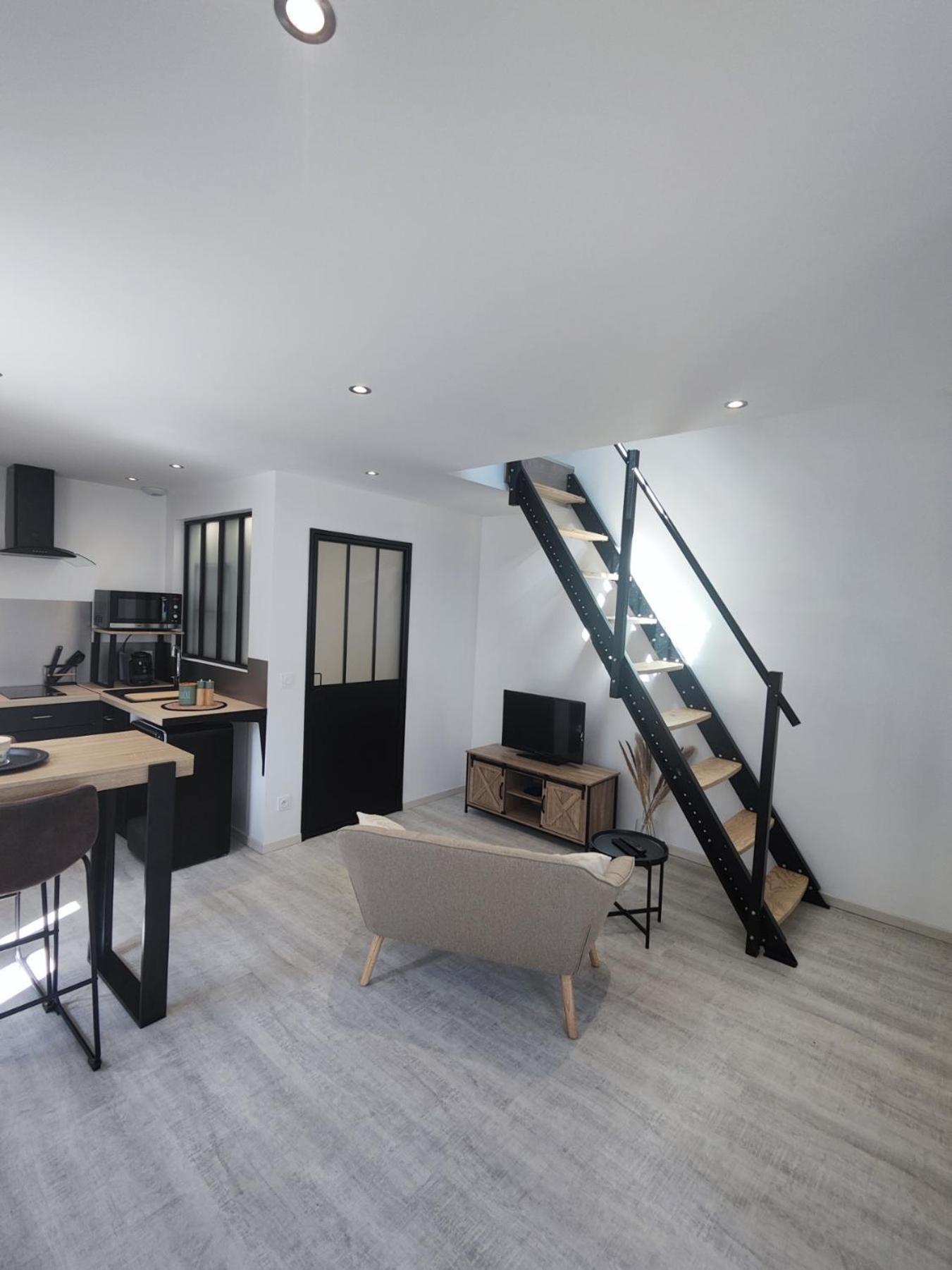 Studio Neuf Situe Au Coeur D'Un Bourg Paisible Pace  Экстерьер фото