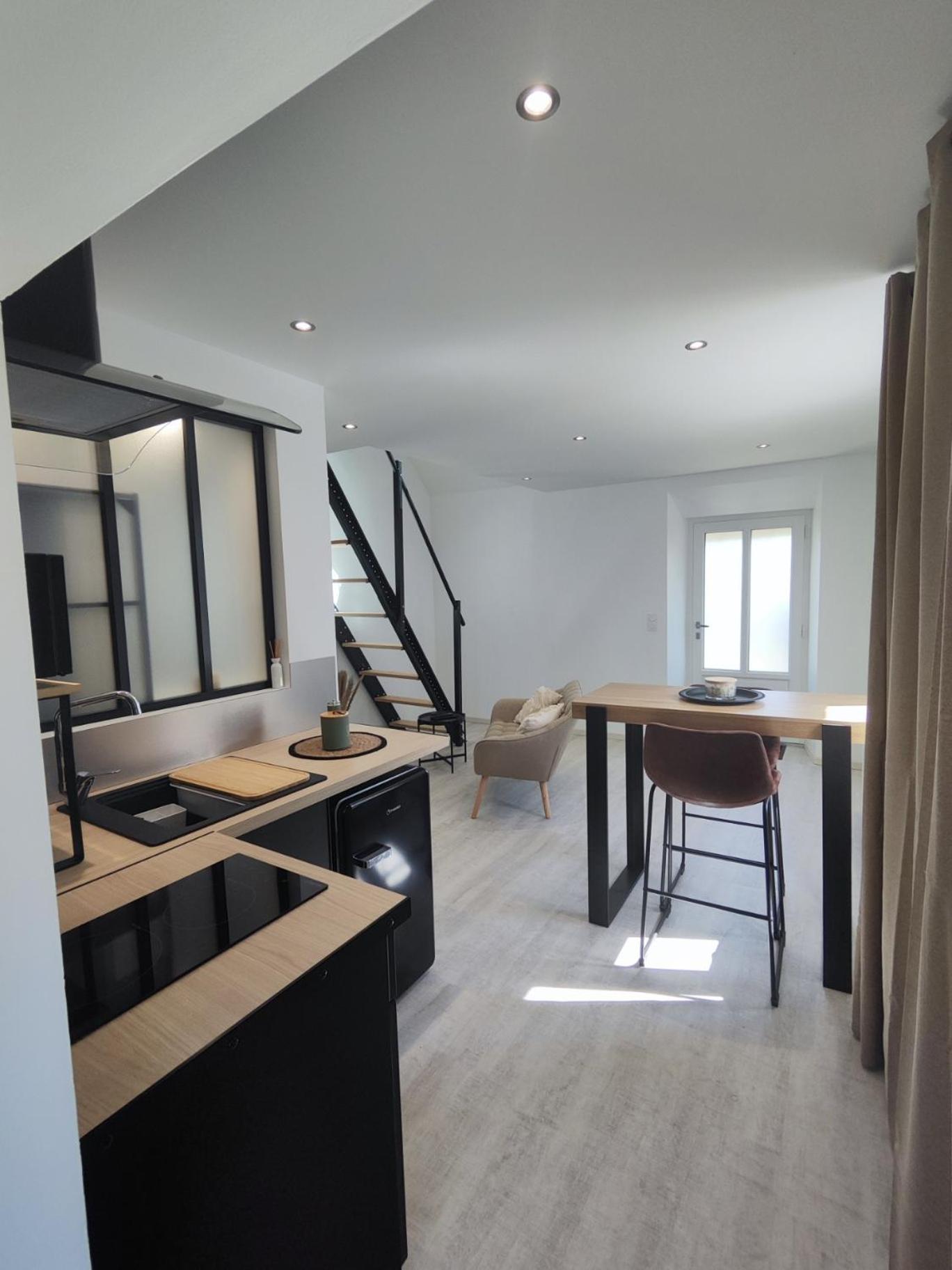 Studio Neuf Situe Au Coeur D'Un Bourg Paisible Pace  Экстерьер фото